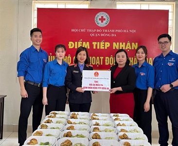 Chi đoàn Viện KSND quận Đống Đa tổ chức triển khai chương trình phát cơm từ...